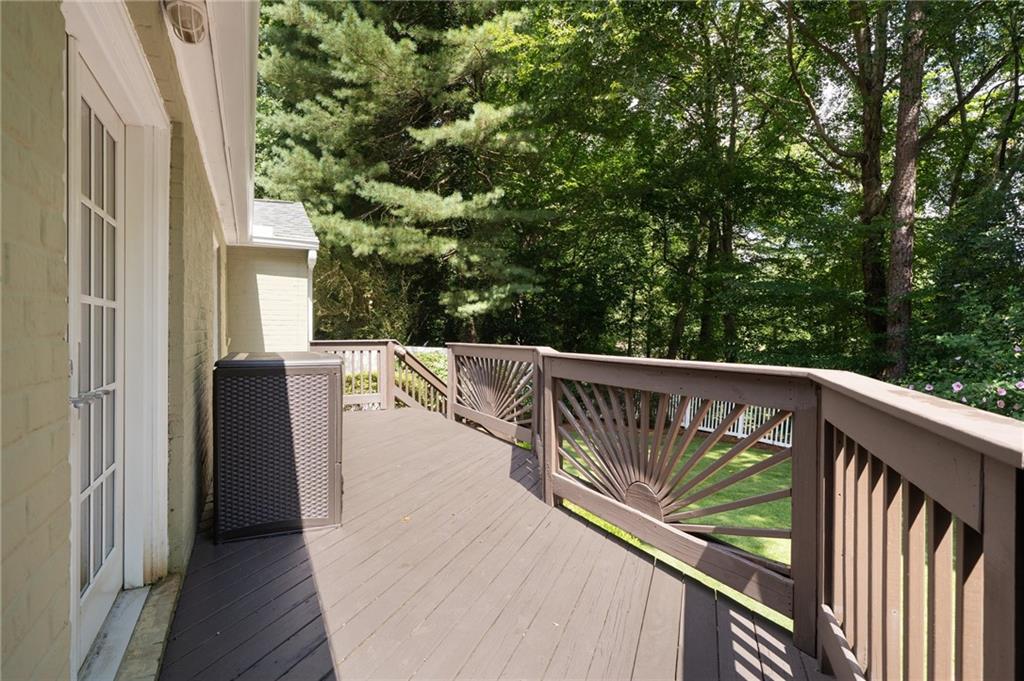 551 Overbrook Drive NW