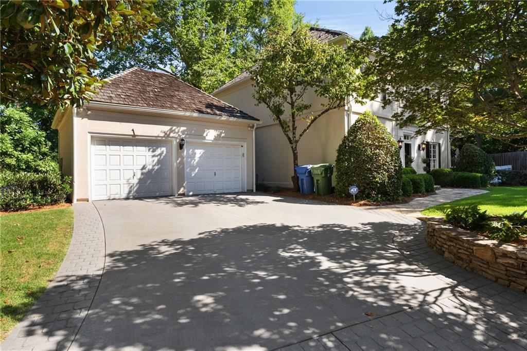 1533 Barrington Court NW