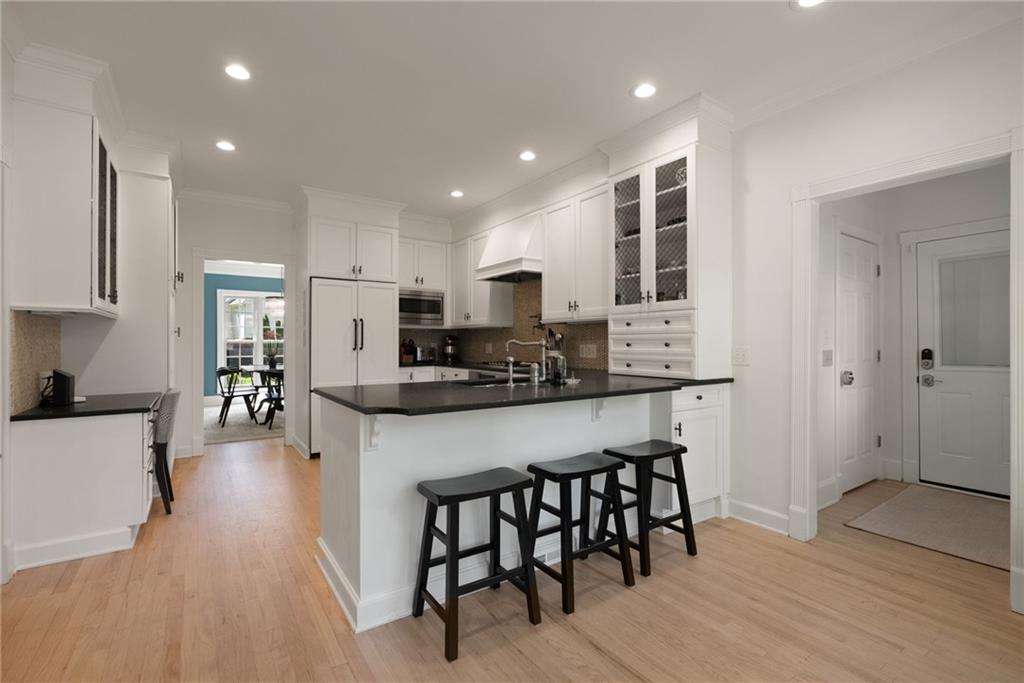 1533 Barrington Court NW