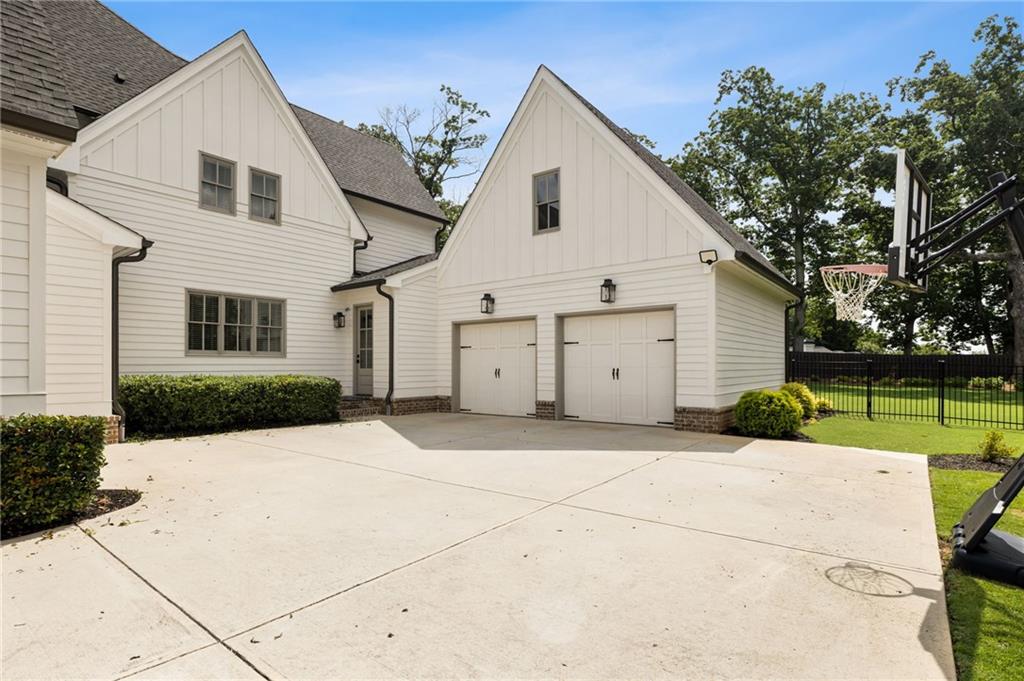 706 Bass Way