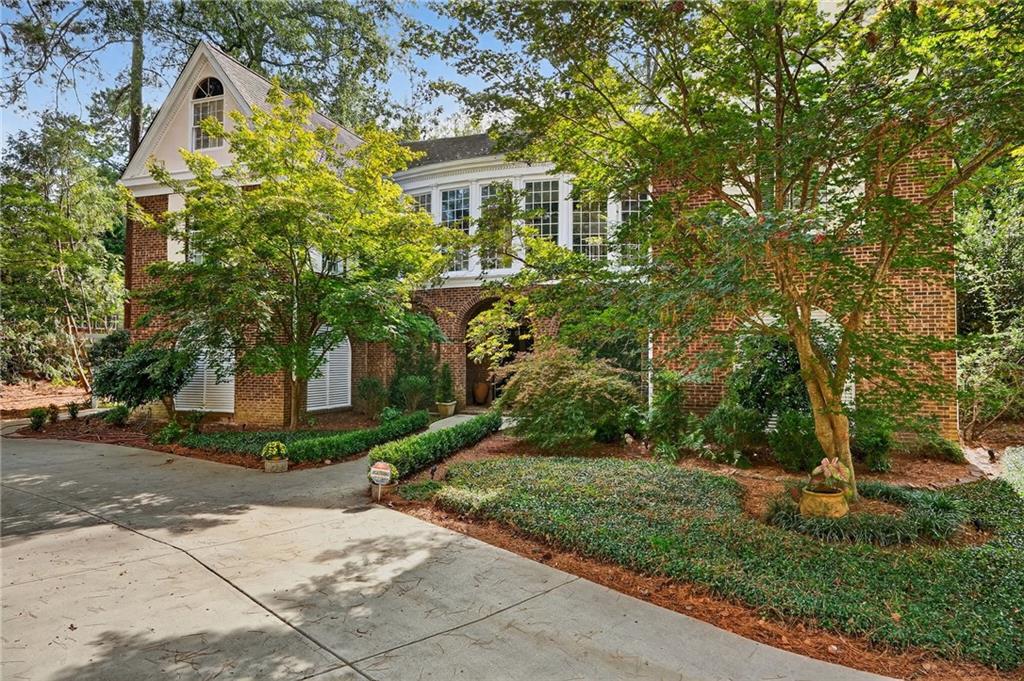 1018 Peachtree Battle Circle NW