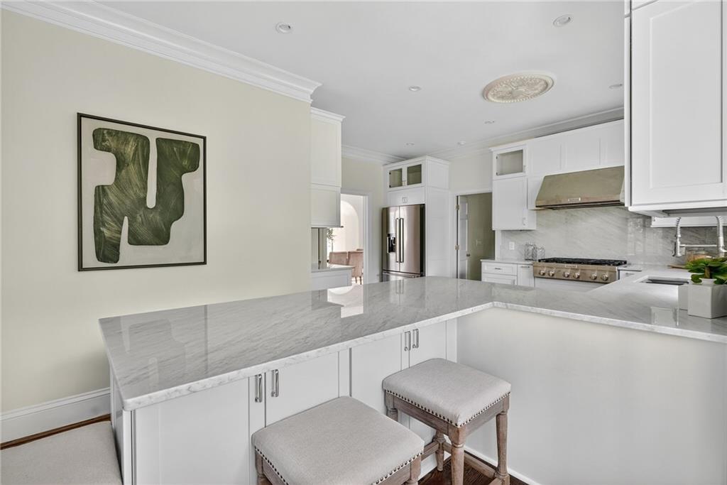 1018 Peachtree Battle Circle NW