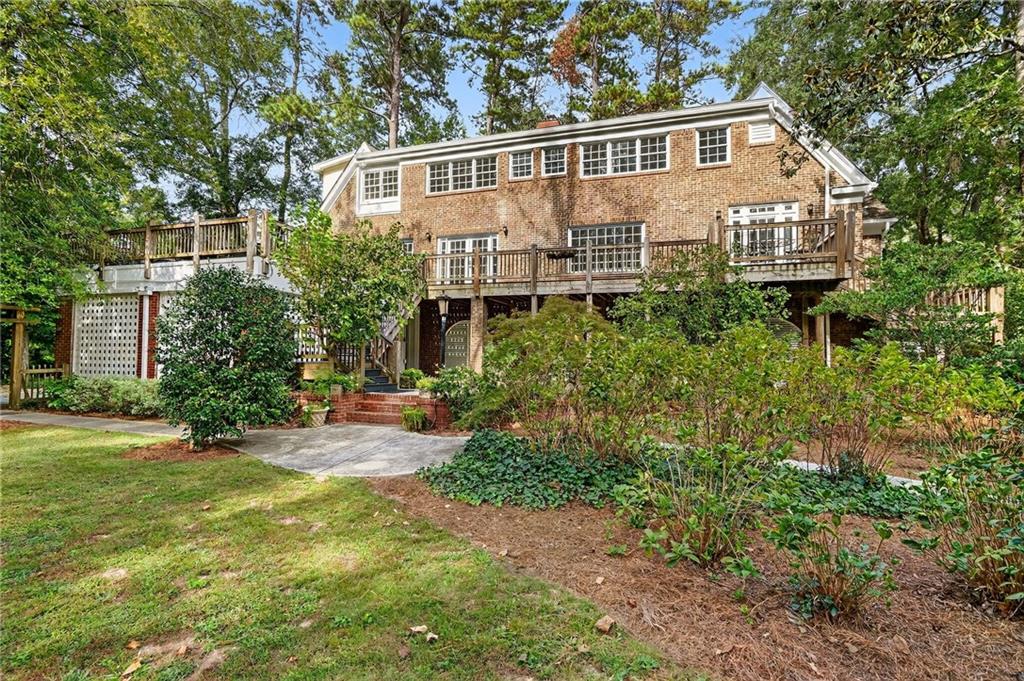 1018 Peachtree Battle Circle NW