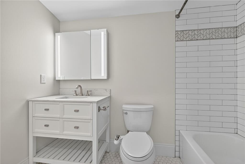 1018 Peachtree Battle Circle NW