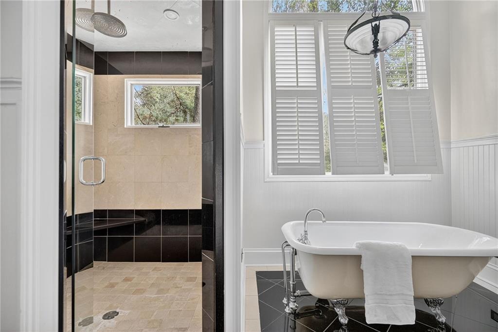 1018 Peachtree Battle Circle NW