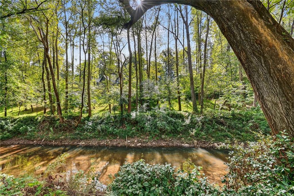 1018 Peachtree Battle Circle NW