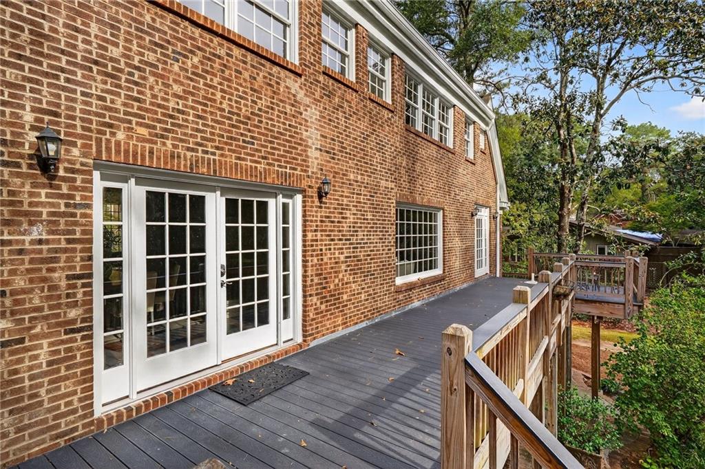 1018 Peachtree Battle Circle NW