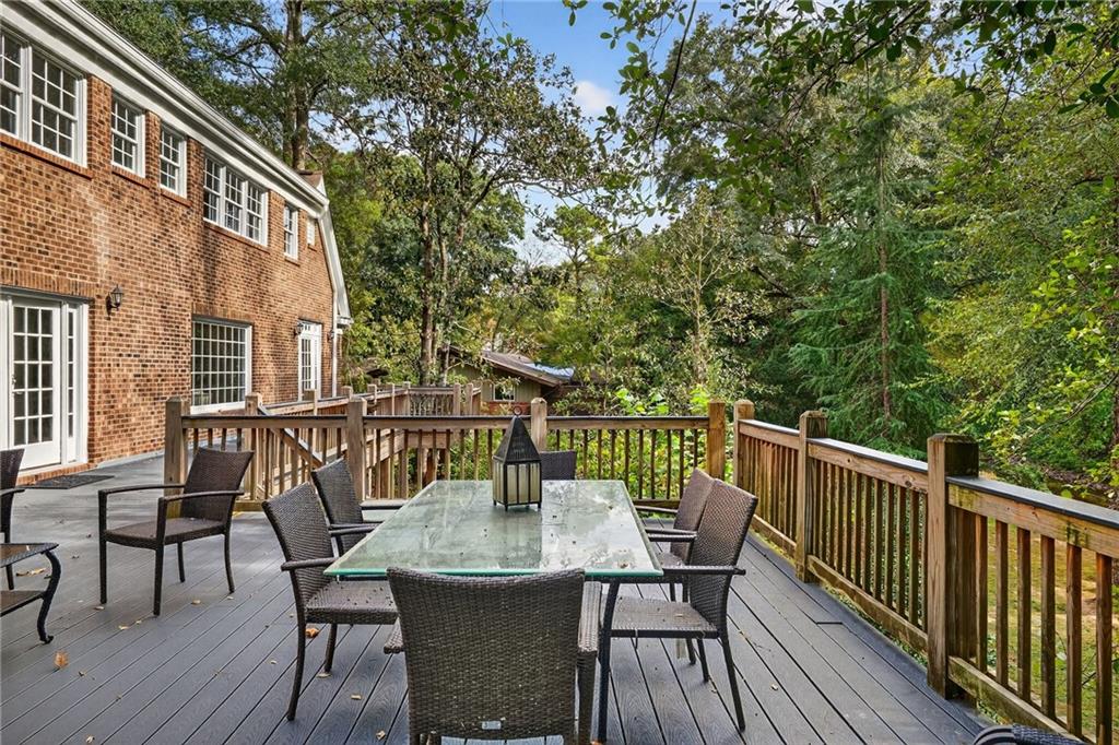 1018 Peachtree Battle Circle NW