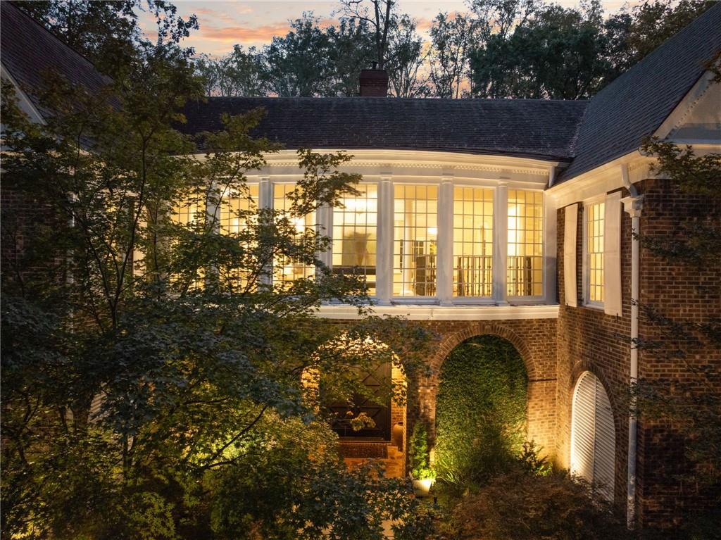 1018 Peachtree Battle Circle NW