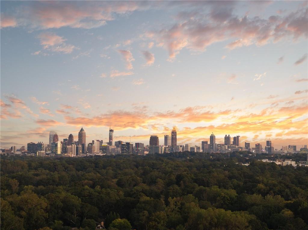 1018 Peachtree Battle Circle NW