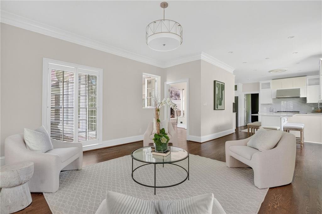 1018 Peachtree Battle Circle NW