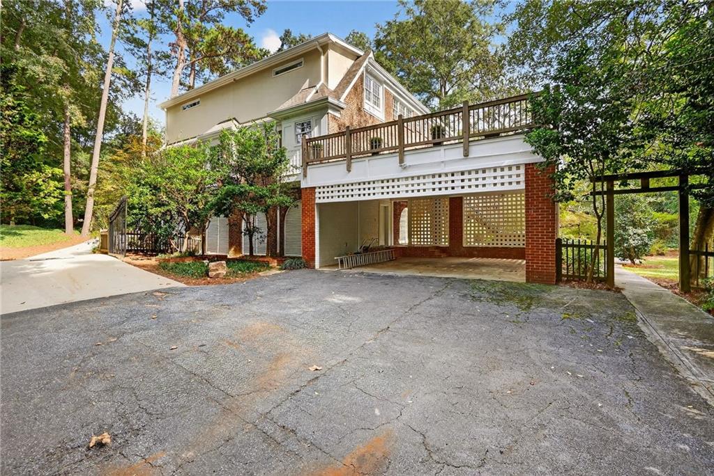 1018 Peachtree Battle Circle NW