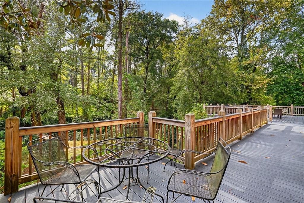 1018 Peachtree Battle Circle NW