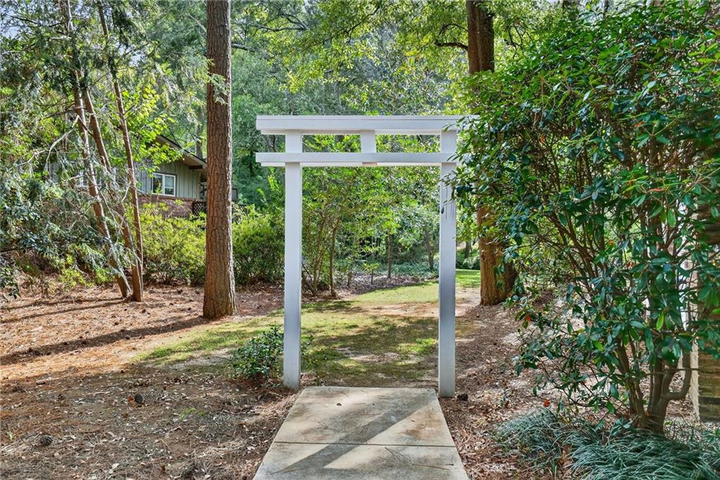 1018 Peachtree Battle Circle NW