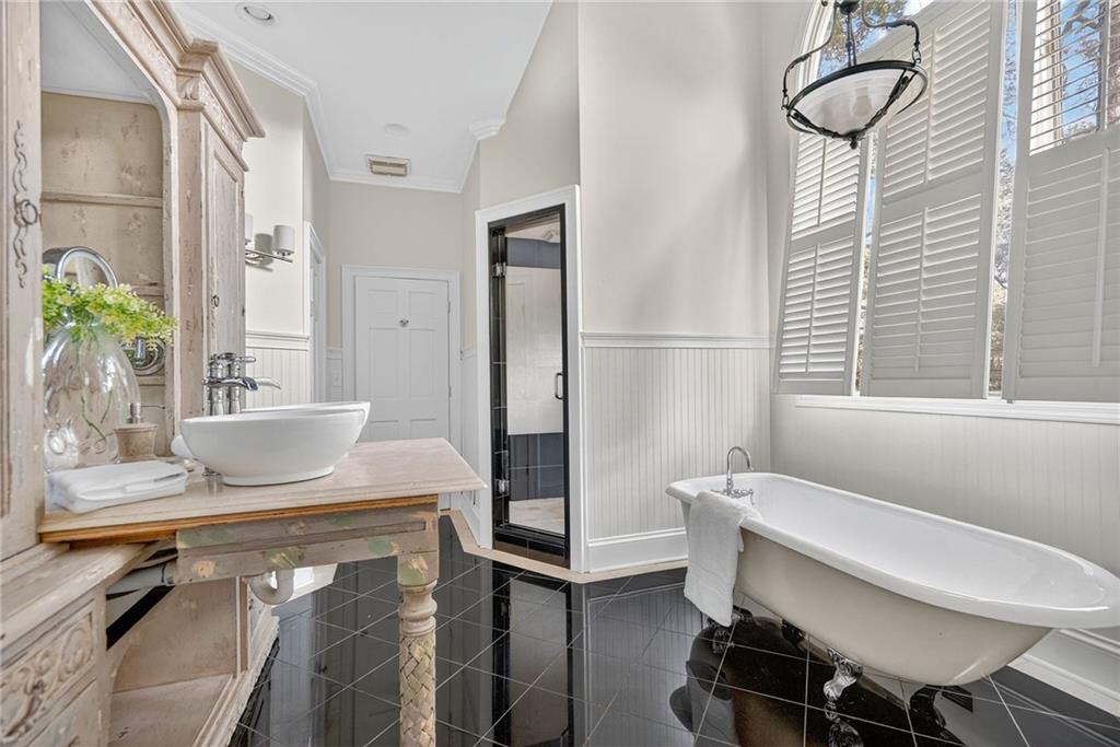 1018 Peachtree Battle Circle NW