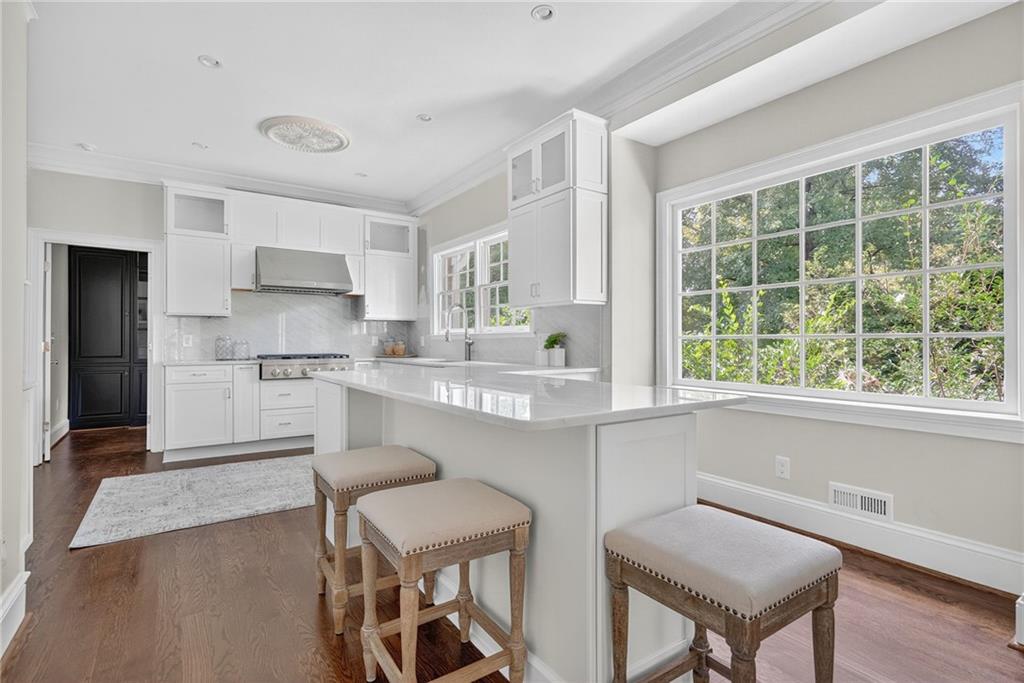 1018 Peachtree Battle Circle NW