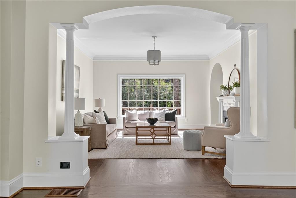 1018 Peachtree Battle Circle NW