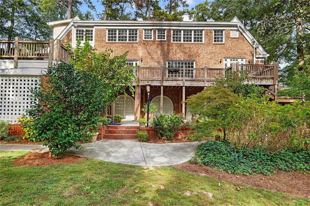 1018 Peachtree Battle Circle NW