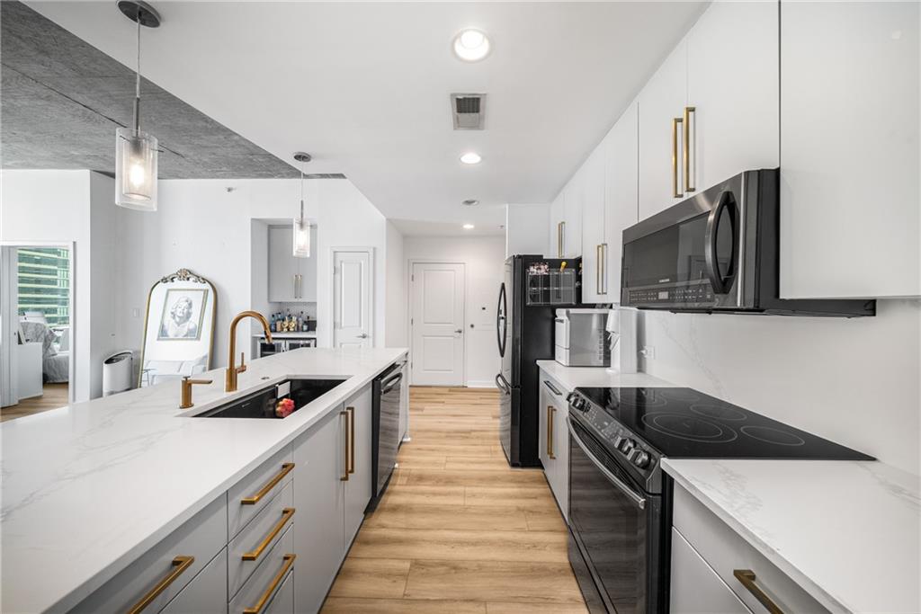 860 Peachtree Street NE Unit 2105