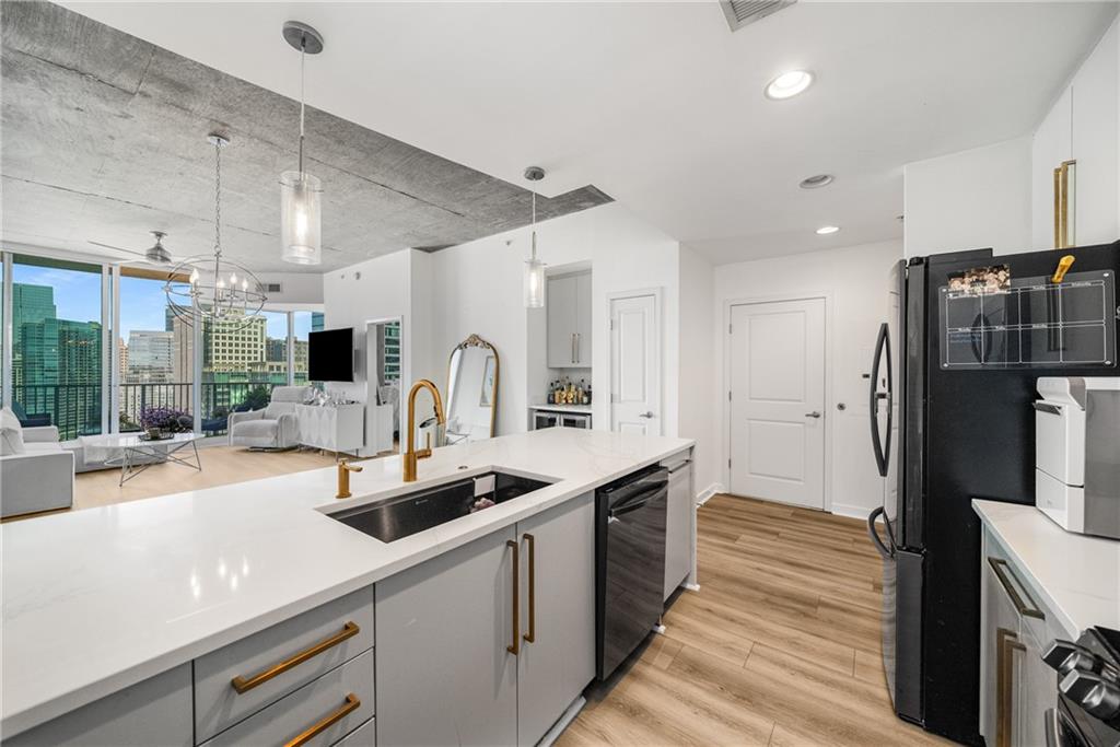 860 Peachtree Street NE Unit 2105