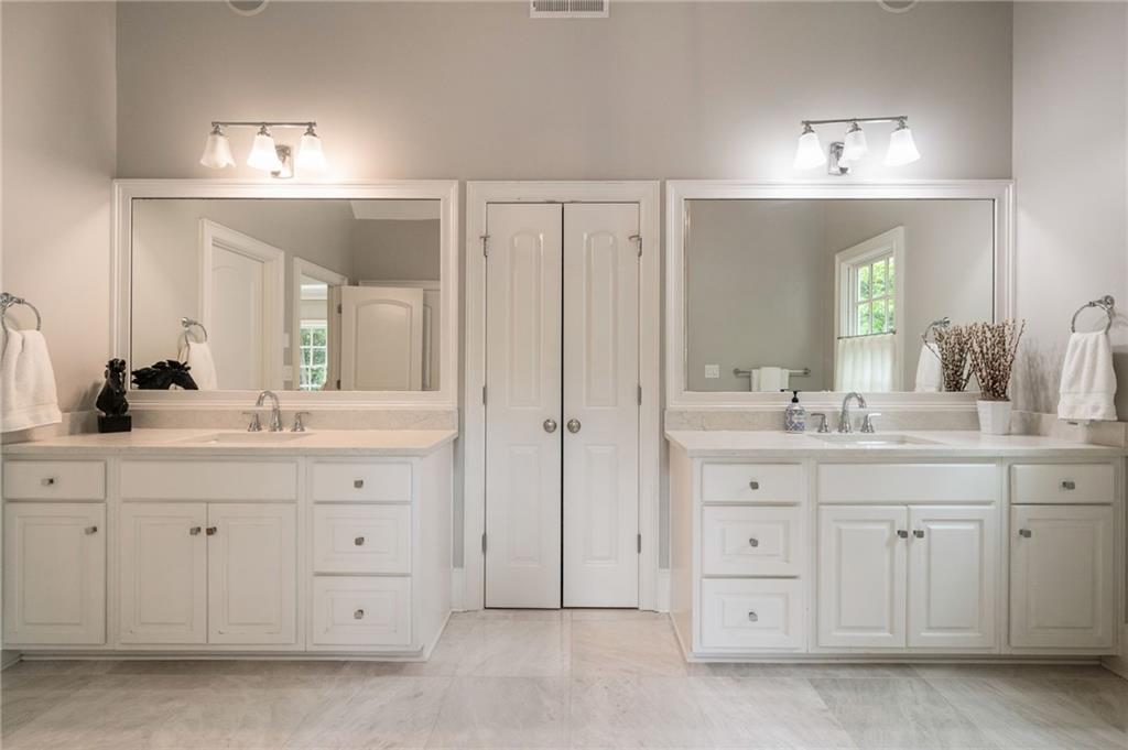 3894 Land O Lakes Drive NE