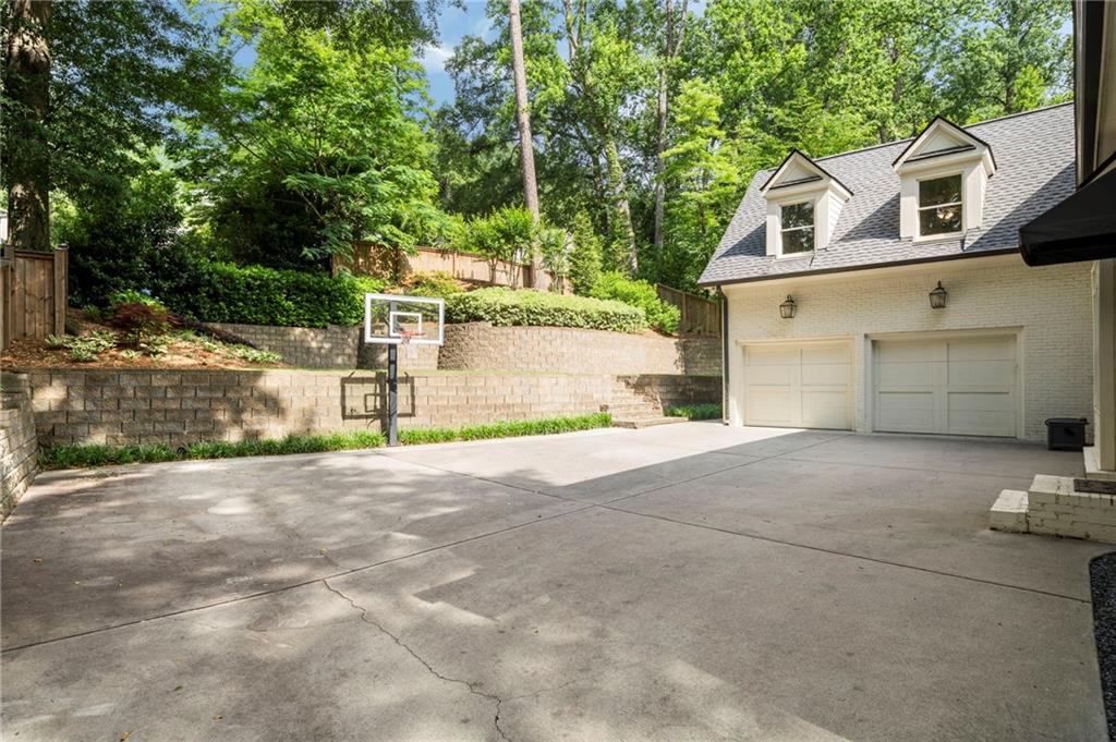 3894 Land O Lakes Drive NE