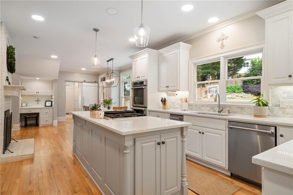 3894 Land O Lakes Drive NE