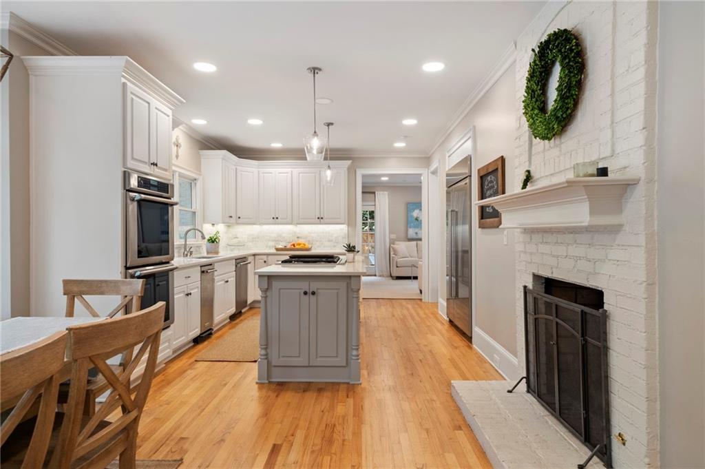 3894 Land O Lakes Drive NE