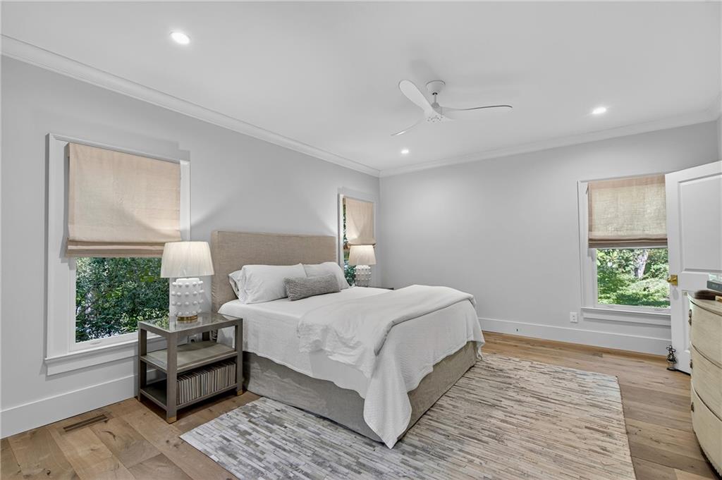 3280 W Roxboro Road NE