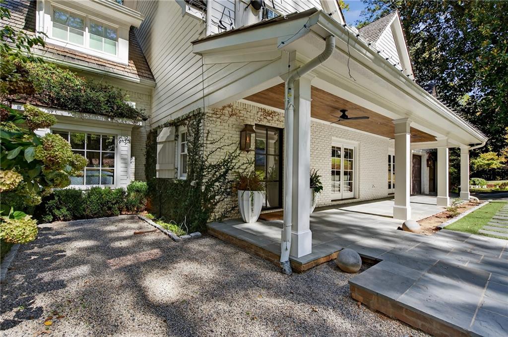 3280 W Roxboro Road NE