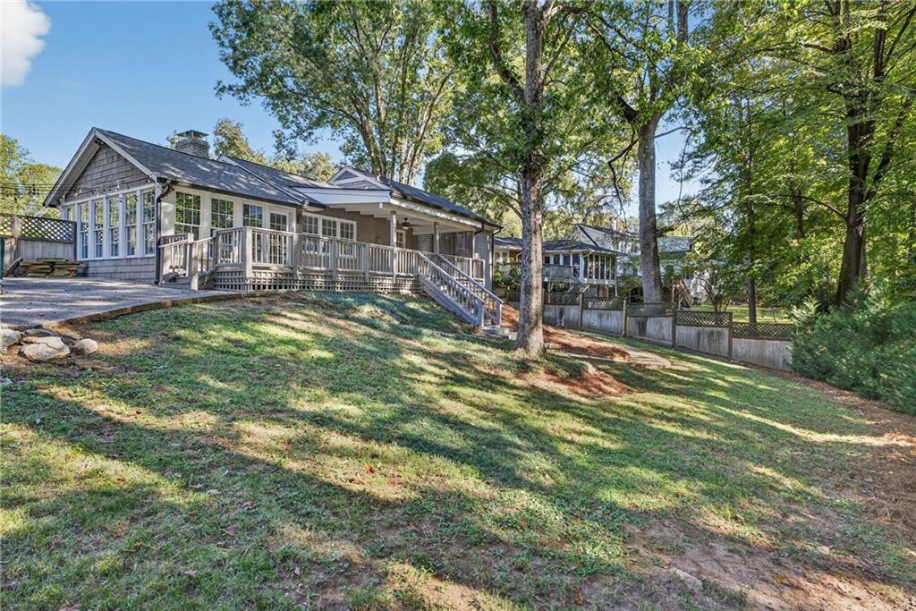 1072 Northcliffe Drive NW