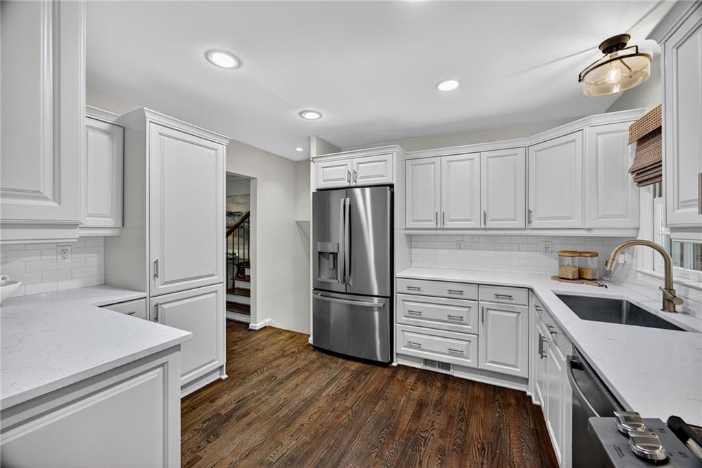 1072 Northcliffe Drive NW