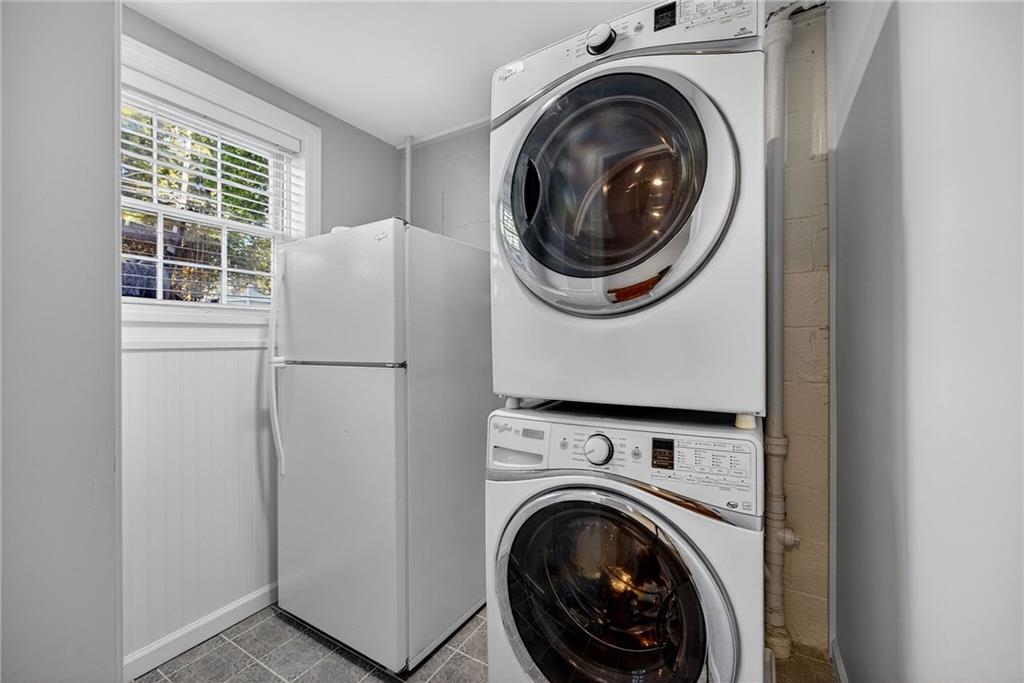 1072 Northcliffe Drive NW