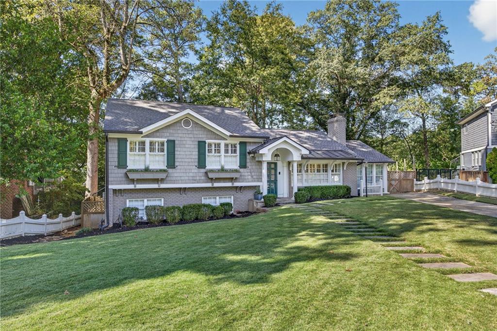 1072 Northcliffe Drive NW