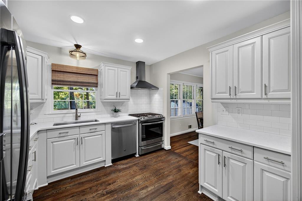 1072 Northcliffe Drive NW