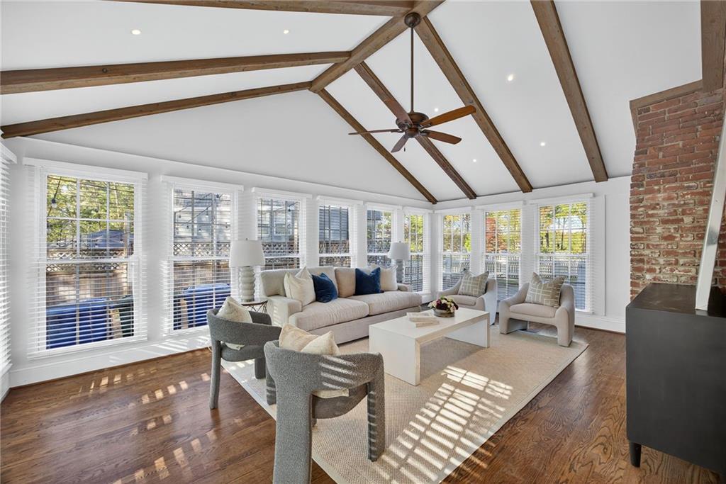 1072 Northcliffe Drive NW