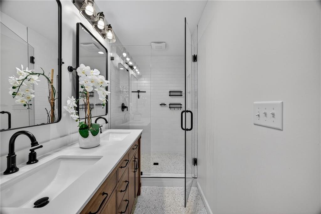 1072 Northcliffe Drive NW