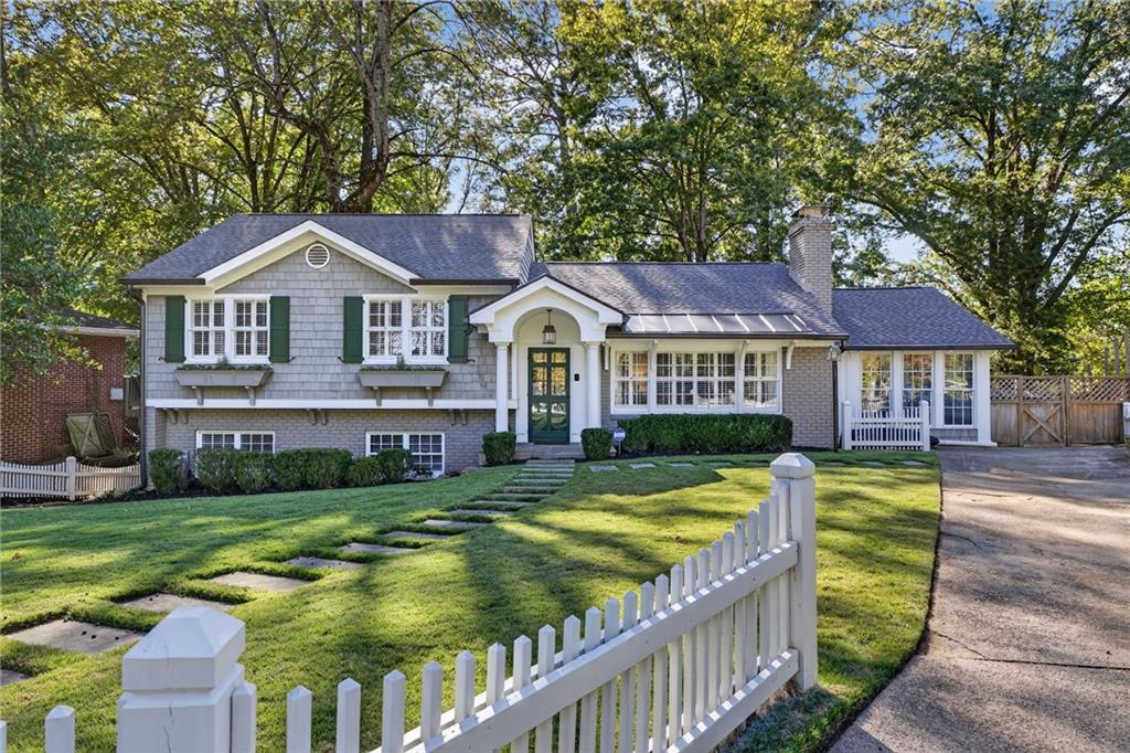 1072 Northcliffe Drive NW