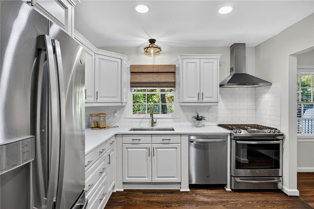 1072 Northcliffe Drive NW