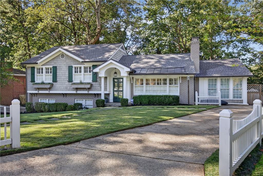 1072 Northcliffe Drive NW