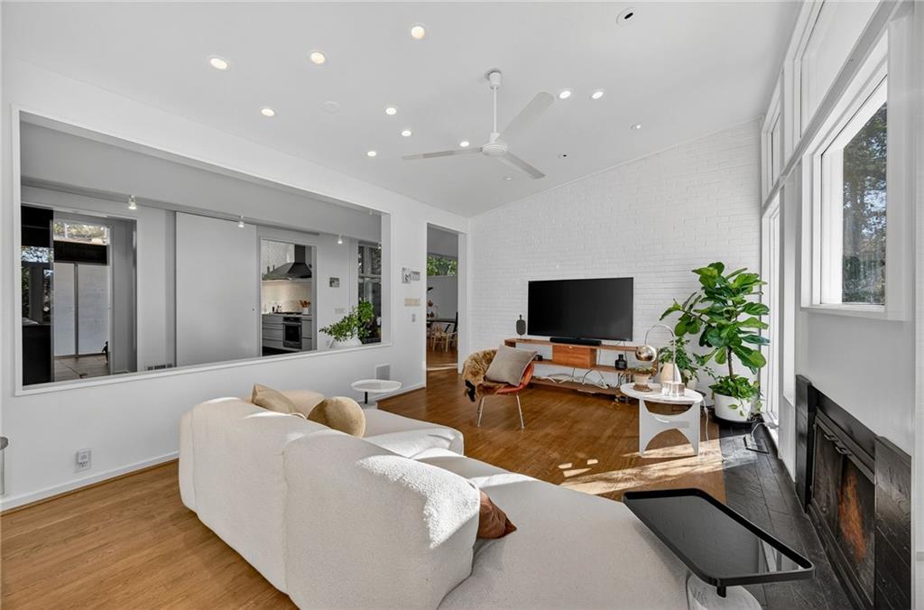 1196 Converse Drive NE