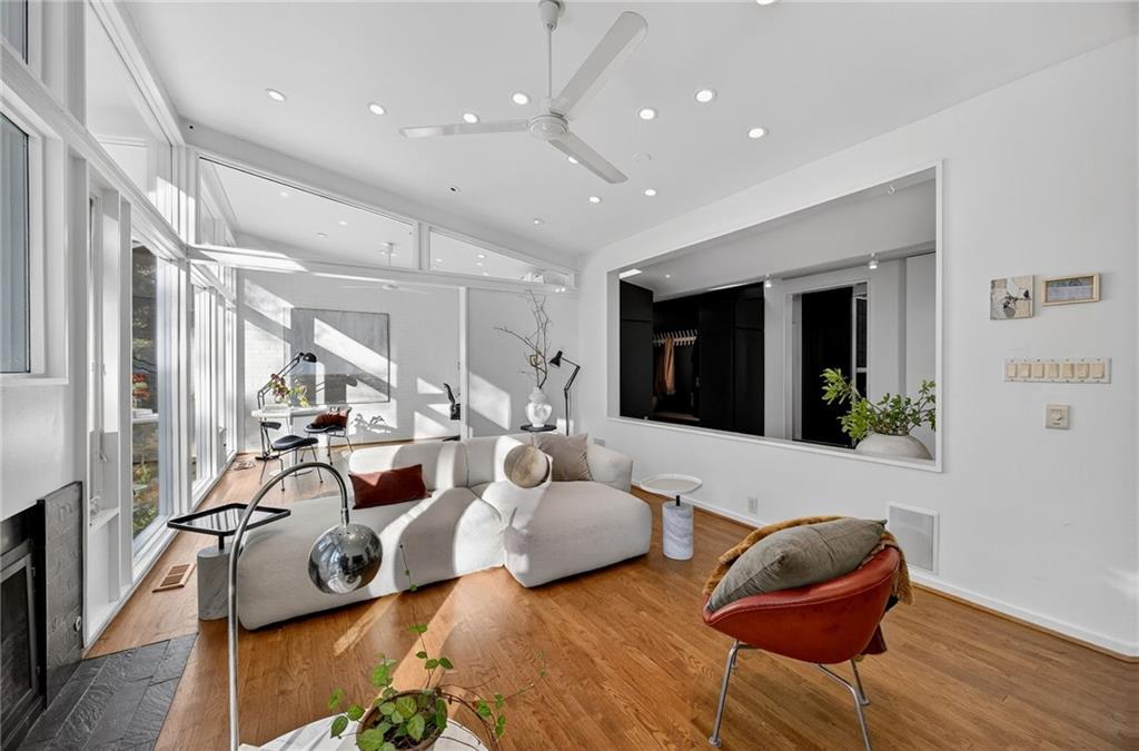 1196 Converse Drive NE