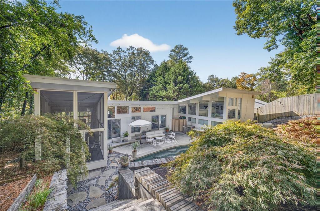 1196 Converse Drive NE