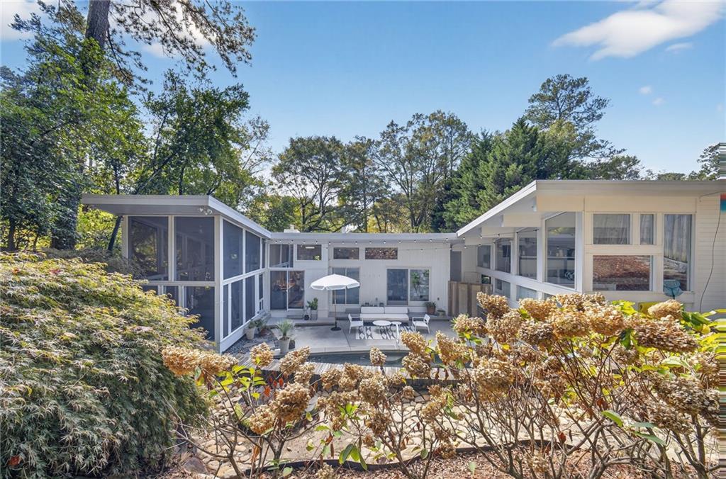 1196 Converse Drive NE