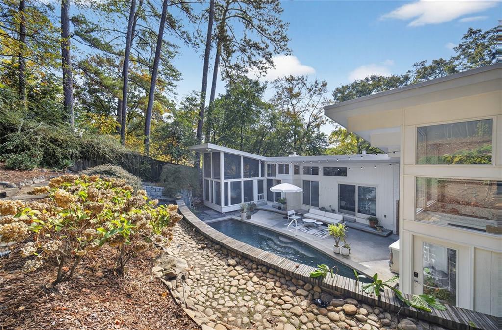 1196 Converse Drive NE