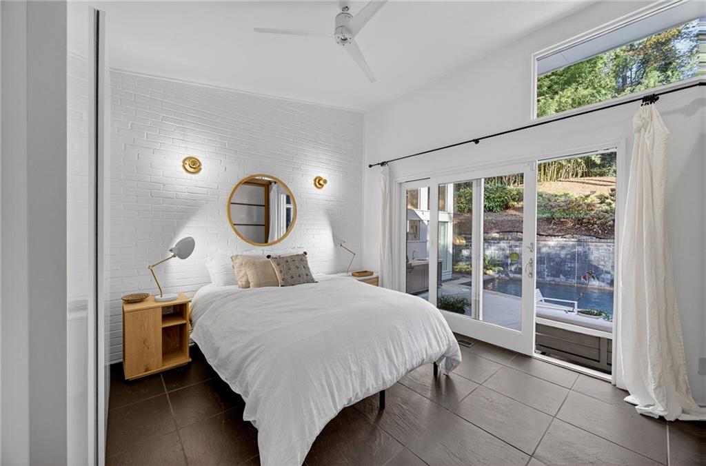 1196 Converse Drive NE