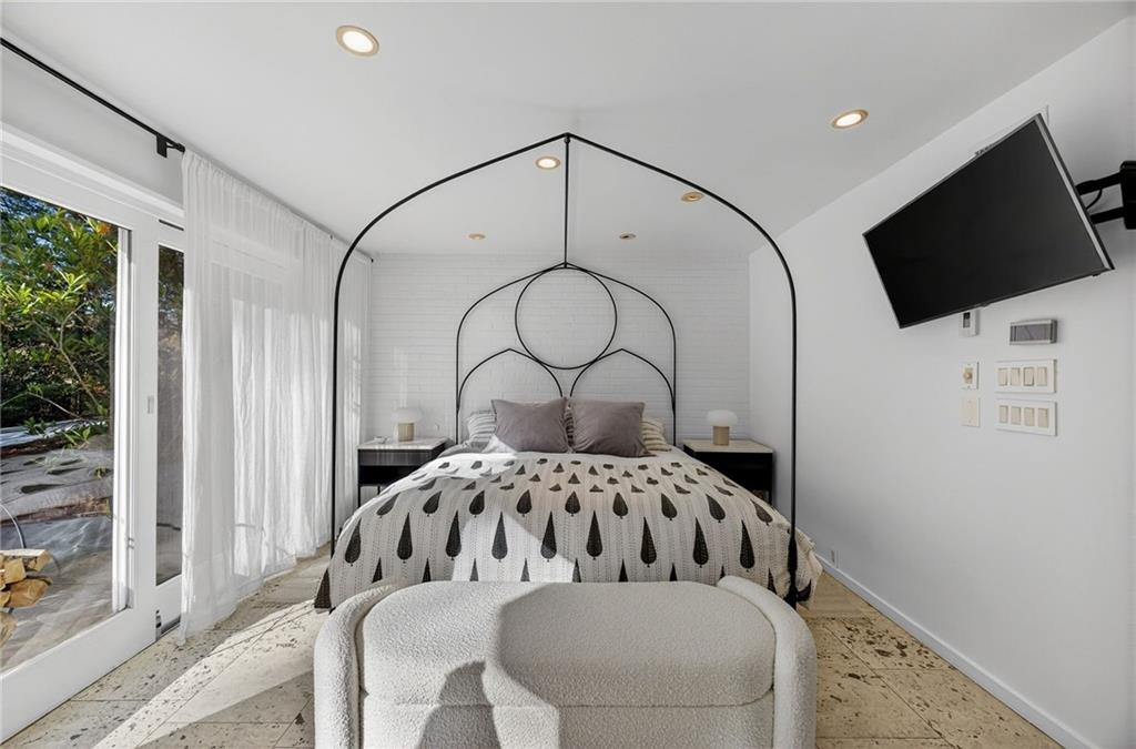 1196 Converse Drive NE