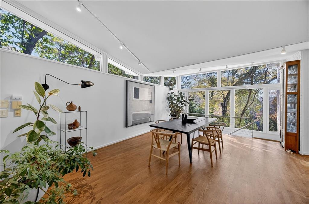 1196 Converse Drive NE