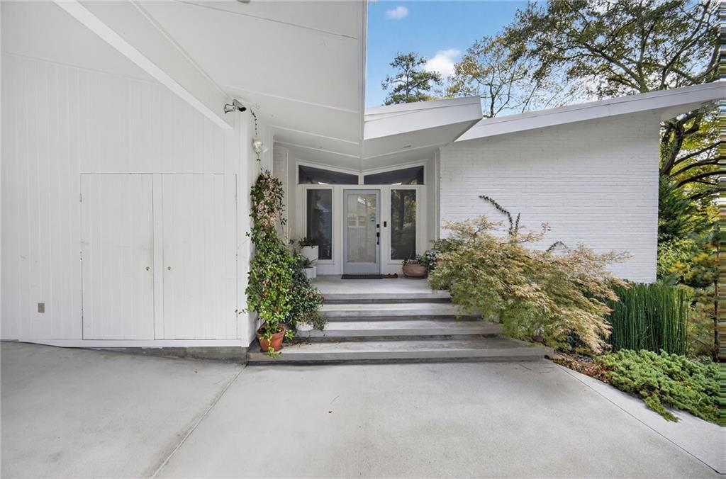 1196 Converse Drive NE