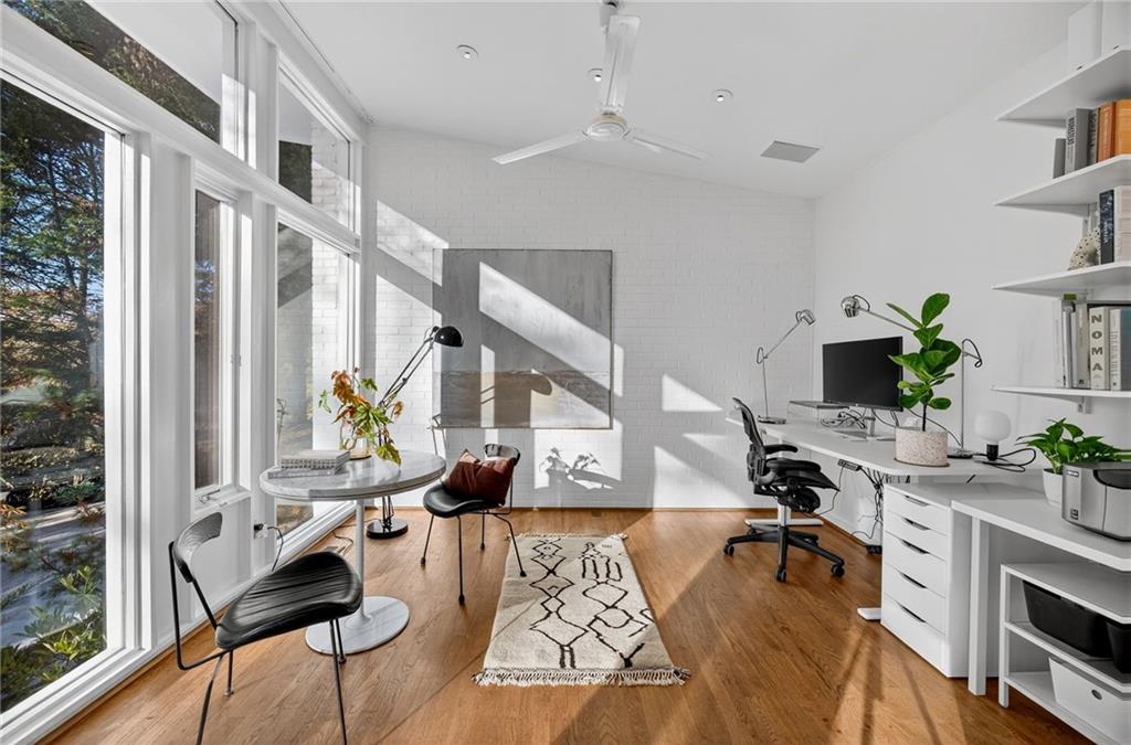 1196 Converse Drive NE